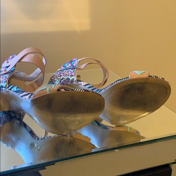 Chinese laundry 7.5 heels - Picture 3 of 5